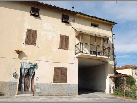 casa Frazione Sant'Anna, Via per Corte Puccetto n. 315/d LUCCA